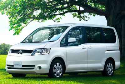 Автостекла Nissan Serena C25 c установкой в Москве